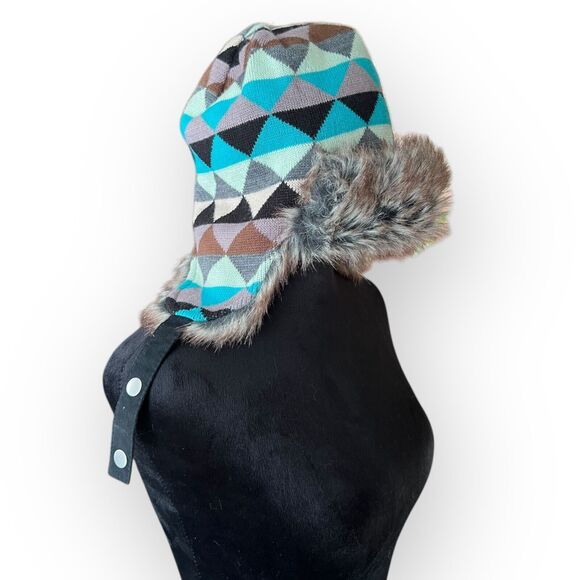 Pistil Women's Multicolor Knit & Faux Fur Lined Trapper Ear Flap Hat One Size - Picture 1 of 12